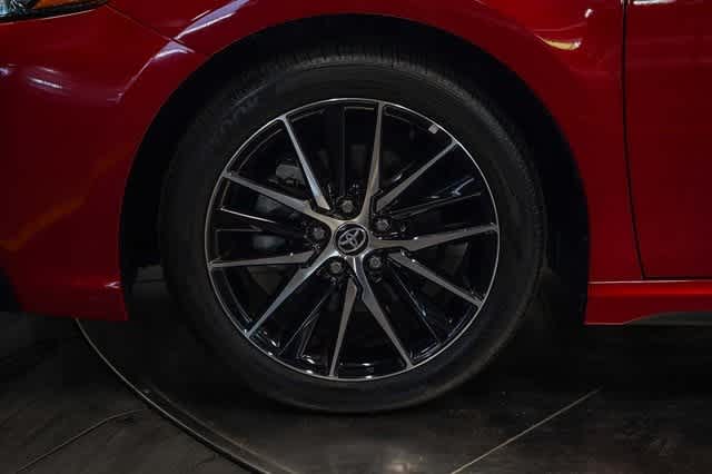 Thumbnail: 2023 Toyota Camry - 10