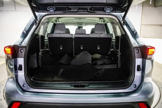 2022 Toyota Highlander LE 28