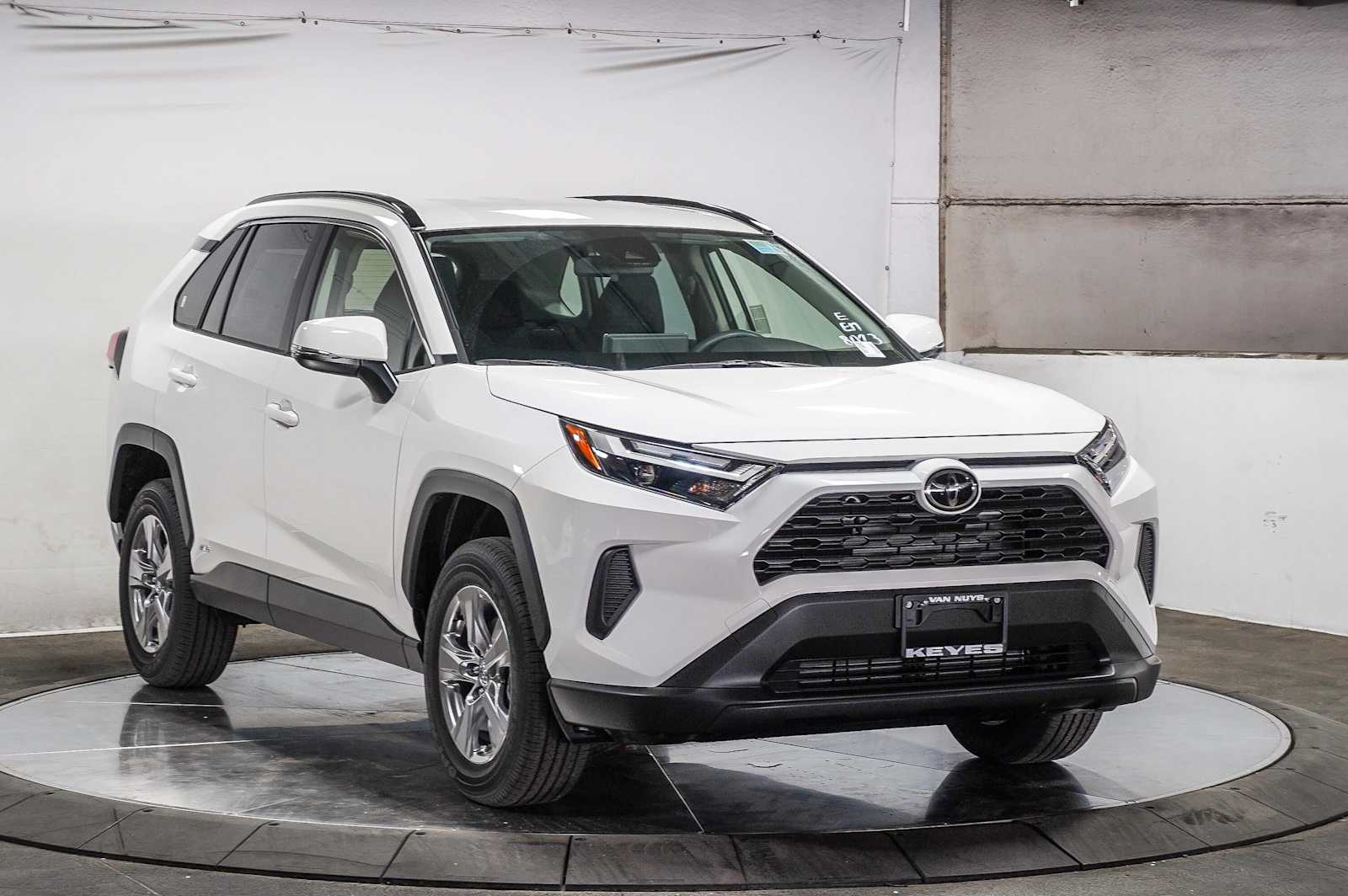 Thumbnail: 2025 Toyota RAV4 - 3