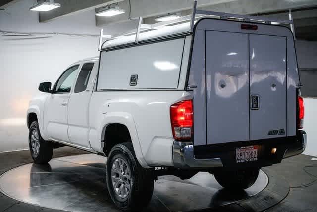 Thumbnail: 2017 Toyota Tacoma - 8