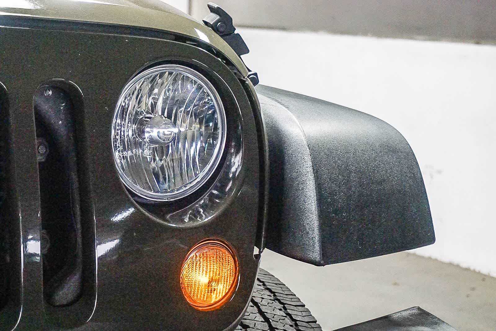 Thumbnail: 2016 Jeep Wrangler - 3