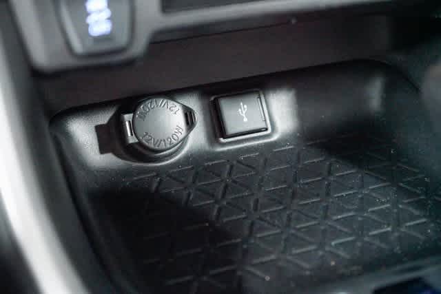 Thumbnail: 2022 Toyota RAV4 - 23
