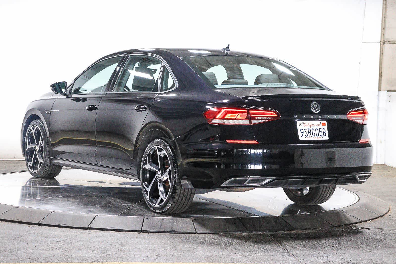 Thumbnail: 2022 Volkswagen Passat - 2