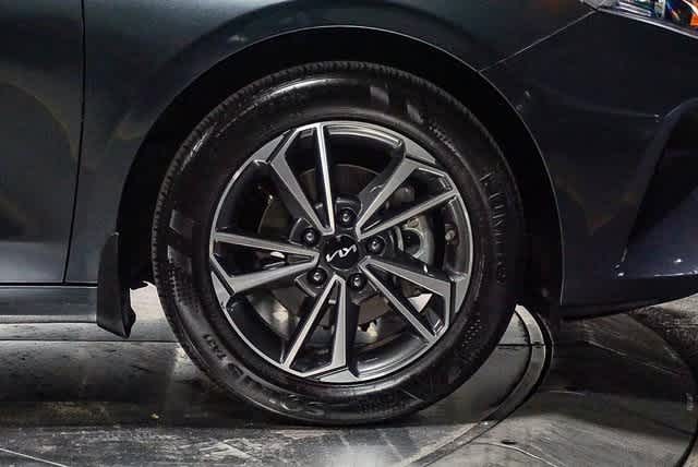 Thumbnail: 2023 Kia Forte - 6