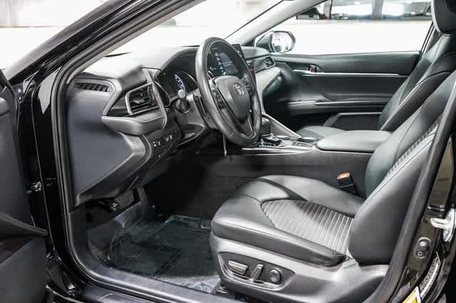2022 Toyota Camry SE 18
