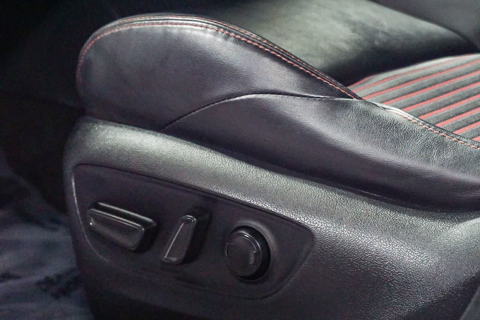 Thumbnail: 2023 Toyota RAV4 - 22