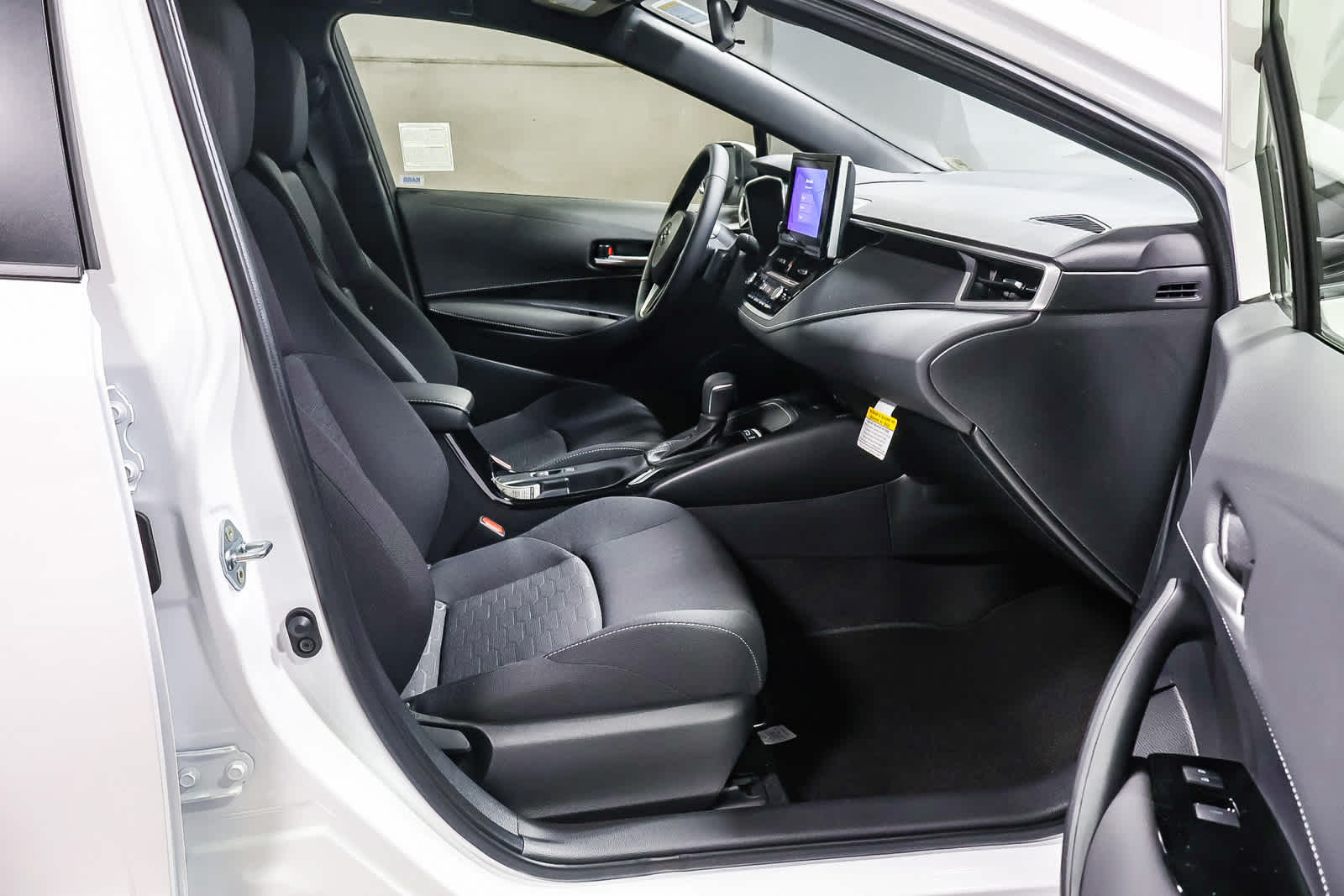 2025 Toyota Corolla SE 19