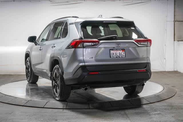 Thumbnail: 2019 Toyota RAV4 - 3