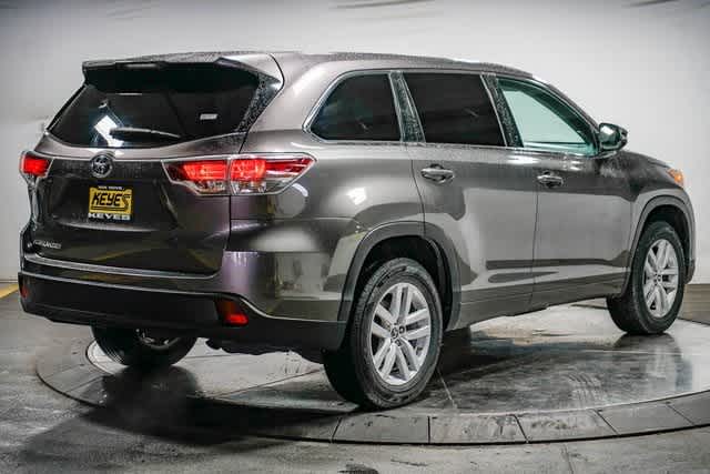 Thumbnail: 2016 Toyota Highlander - 5