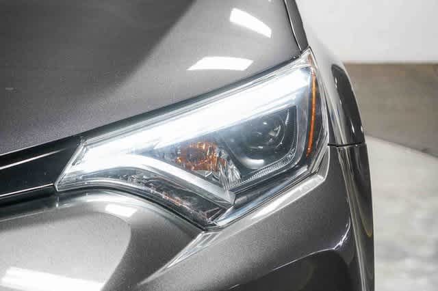 Thumbnail: 2016 Toyota RAV4 - 7