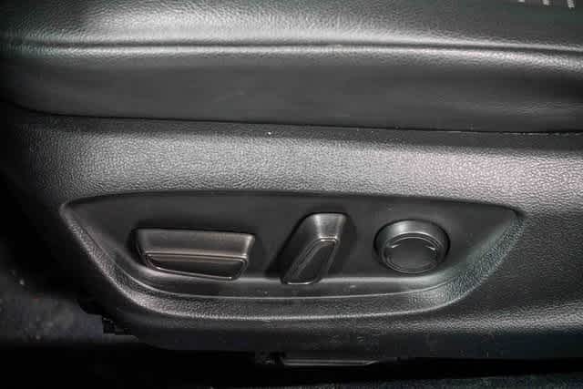 Thumbnail: 2023 Toyota Camry - 19