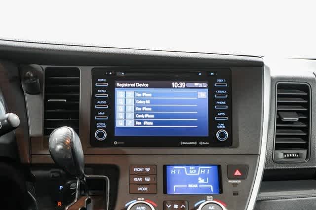 Thumbnail: 2020 Toyota Sienna - 14