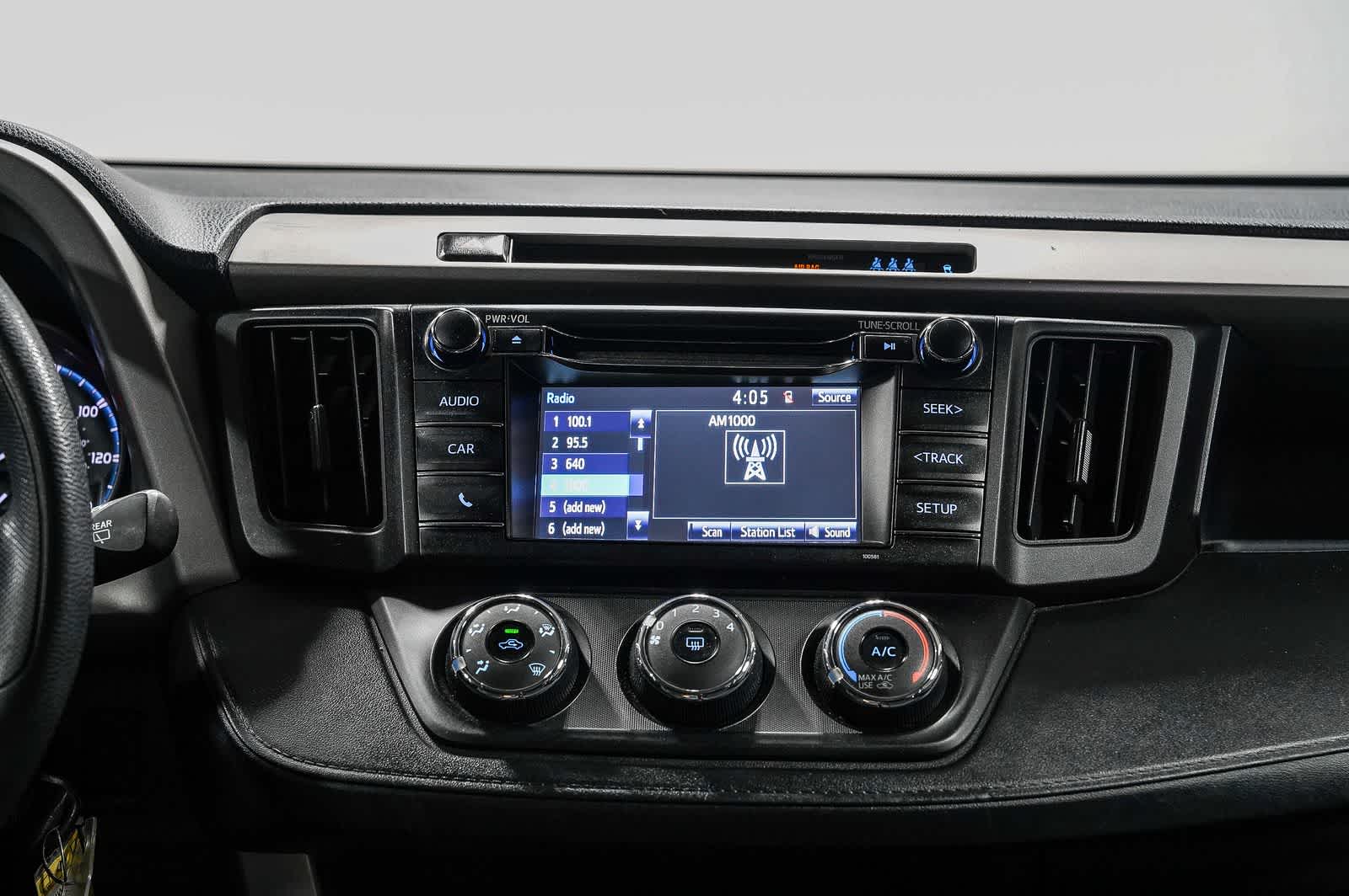 Thumbnail: 2017 Toyota RAV4 - 15