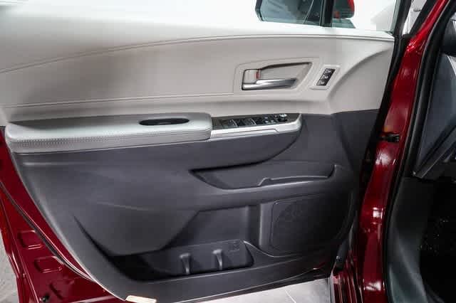 Thumbnail: 2024 Toyota Sienna - 23