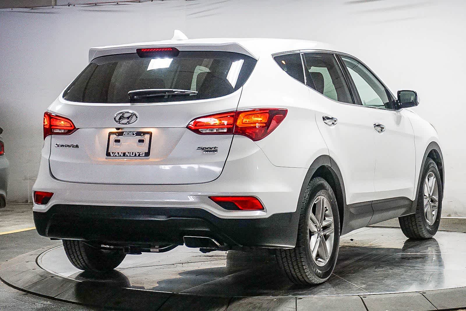 Thumbnail: 2017 Hyundai Santa Fe - 10