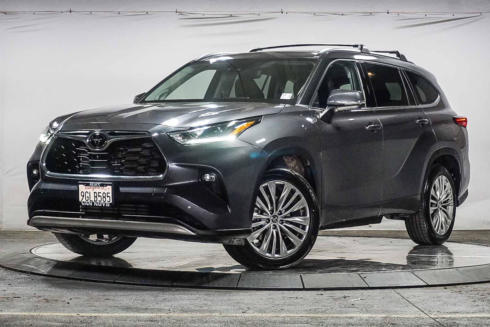 2023 Toyota Highlander Platinum -
                  Van Nuys, CA