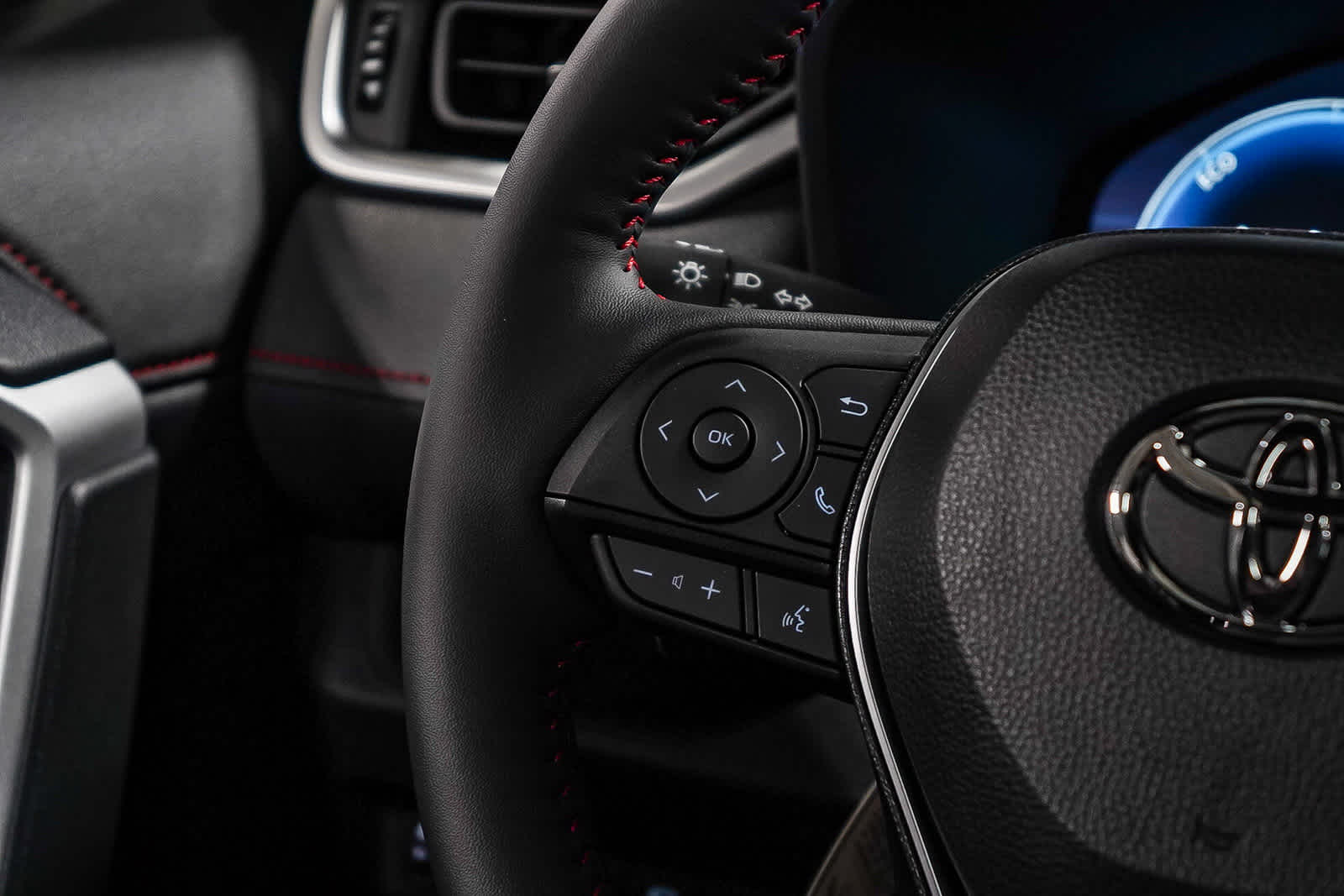 Thumbnail: 2025 Toyota RAV4 - 18