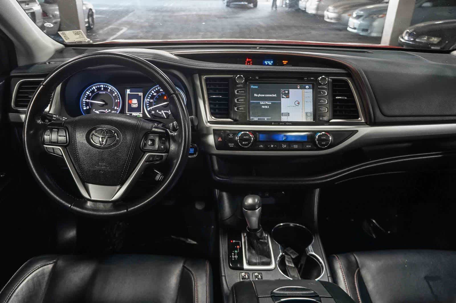 Thumbnail: 2018 Toyota Highlander - 12