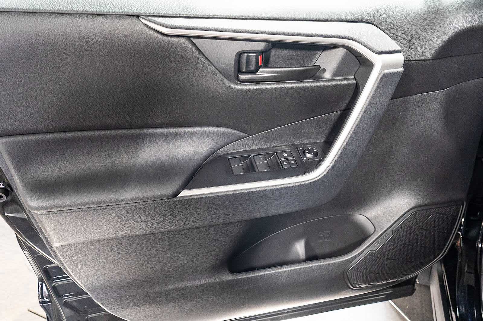 Thumbnail: 2025 Toyota RAV4 - 20