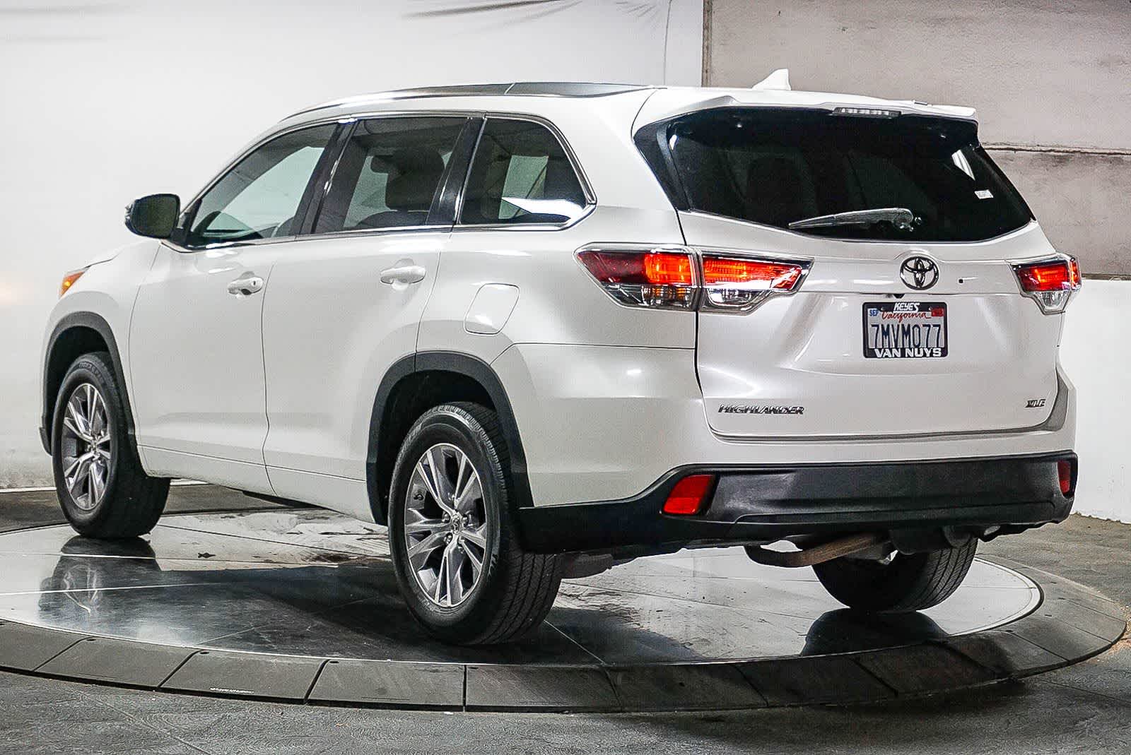 Thumbnail: 2015 Toyota Highlander - 8