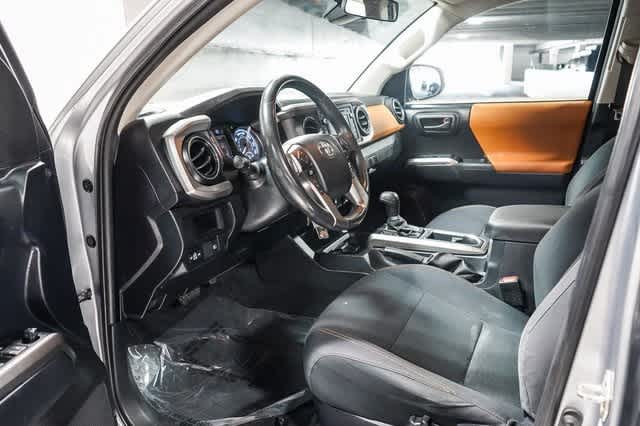 2019 Toyota Tacoma SR5 17