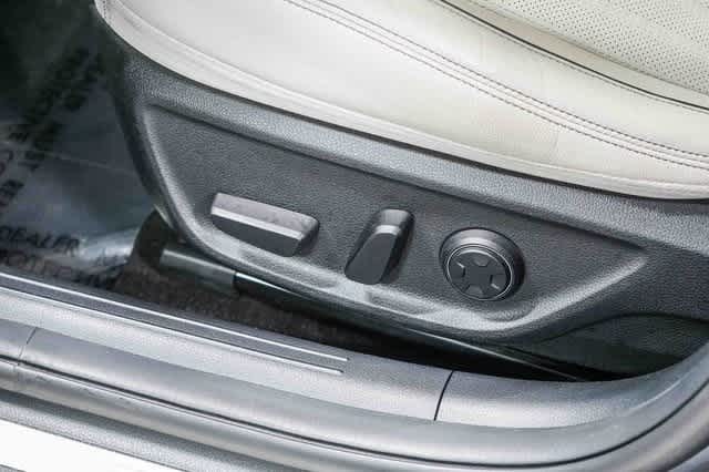 Thumbnail: 2023 Genesis G70 - 22