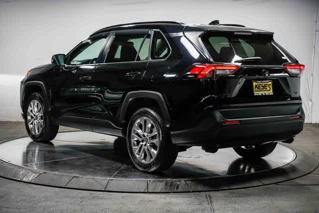 Thumbnail: 2022 Toyota RAV4 - 3