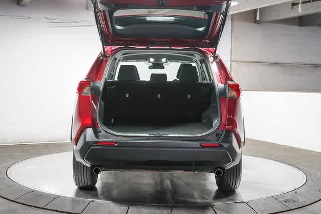 2022 Toyota RAV4 LE 26