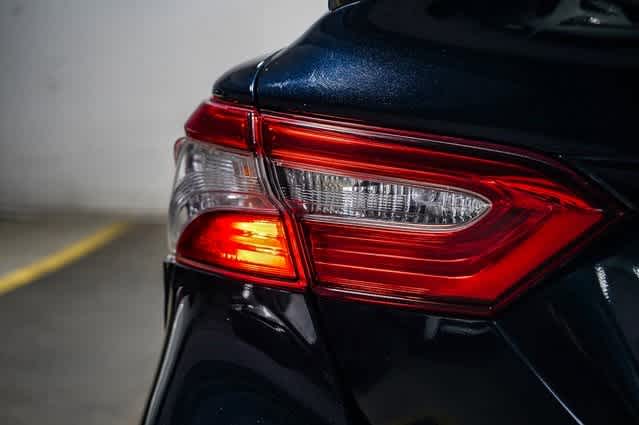 Thumbnail: 2018 Toyota Camry - 12