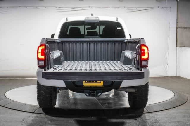 Thumbnail: 2018 Toyota Tacoma - 5