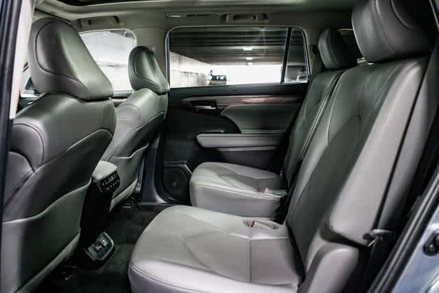 2023 Toyota Highlander Platinum 19