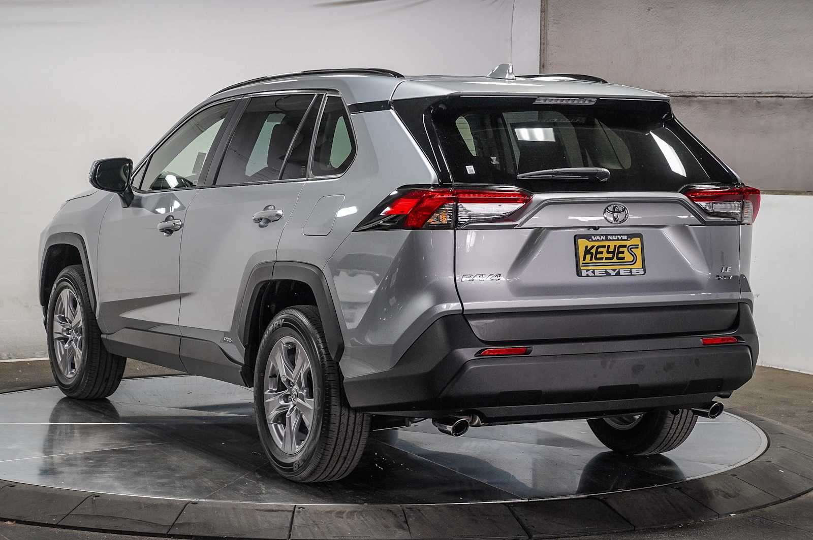 Thumbnail: 2025 Toyota RAV4 - 6