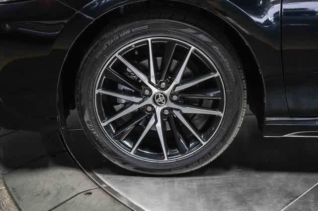 Thumbnail: 2023 Toyota Camry - 9
