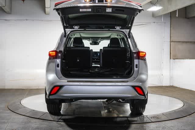 Thumbnail: 2022 Toyota Highlander - 28
