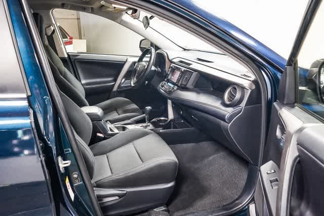 Thumbnail: 2018 Toyota RAV4 - 17