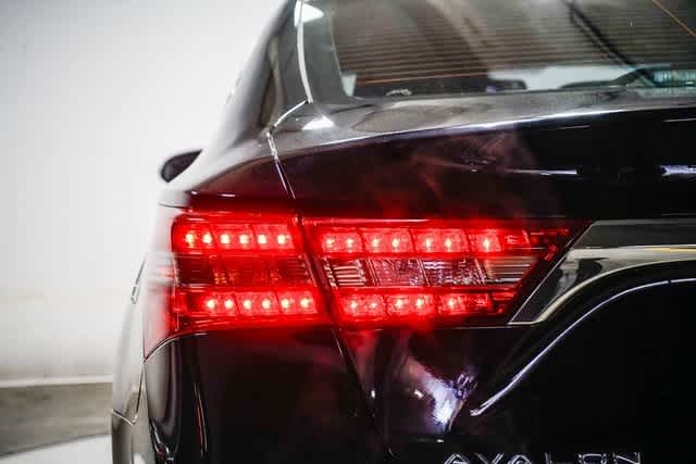 Thumbnail: 2016 Toyota Avalon - 10