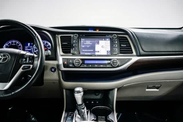 2015 Toyota Highlander Limited Platinum 13