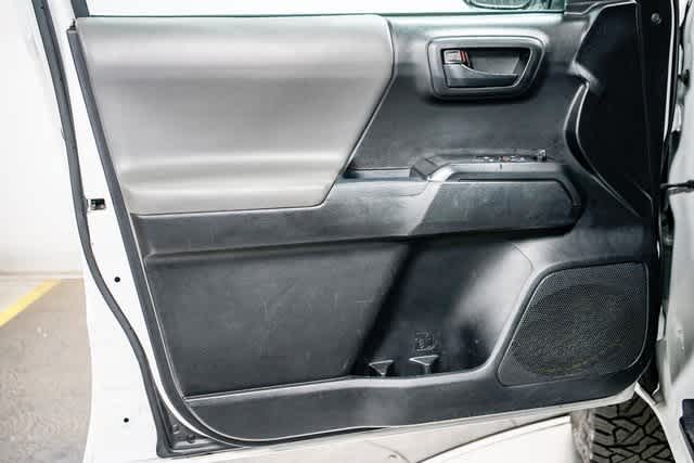 Thumbnail: 2020 Toyota Tacoma - 19