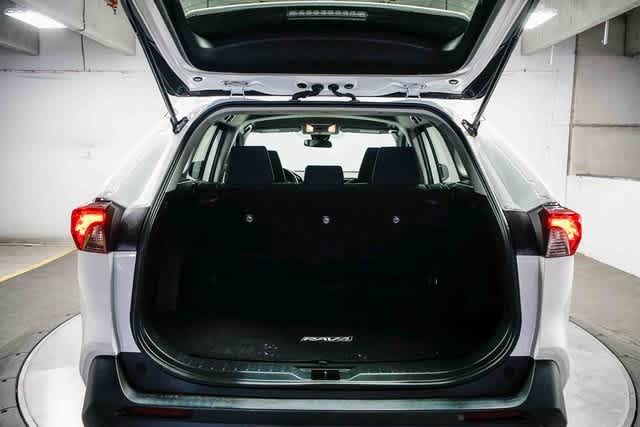 Thumbnail: 2021 Toyota RAV4 - 26