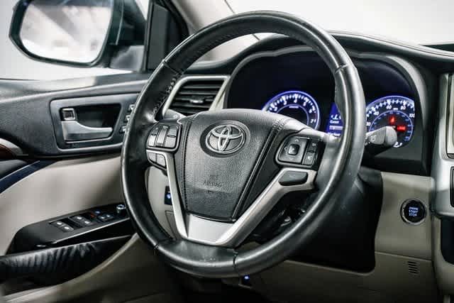 2015 Toyota Highlander Limited Platinum 15