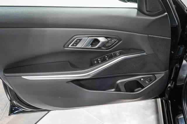 Thumbnail: 2022 BMW 3 Series - 22