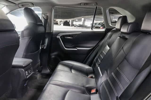 Thumbnail: 2022 Toyota RAV4 - 19