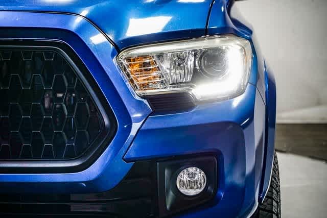 Thumbnail: 2018 Toyota Tacoma - 4
