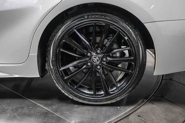 Thumbnail: 2022 Toyota Camry - 11