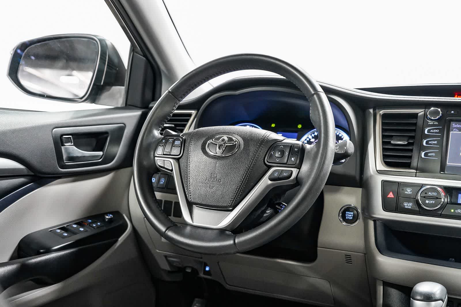 Thumbnail: 2019 Toyota Highlander - 15