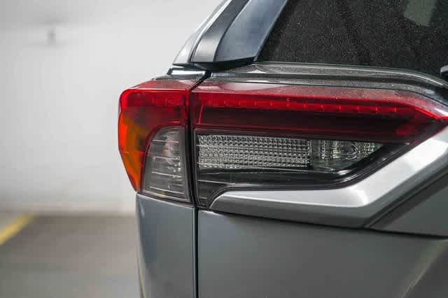 Thumbnail: 2019 Toyota RAV4 - 12