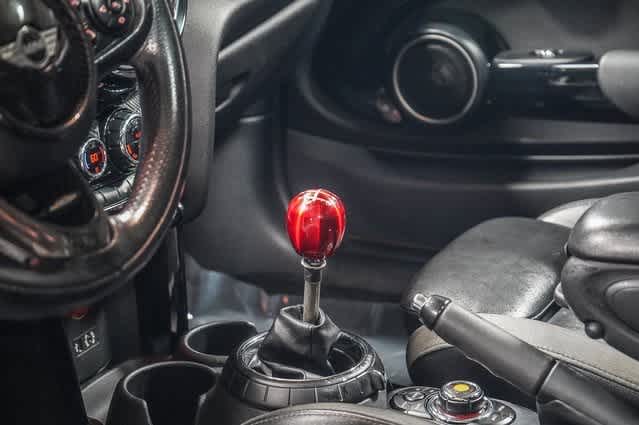 Thumbnail: 2015 MINI Cooper Hardtop - 23