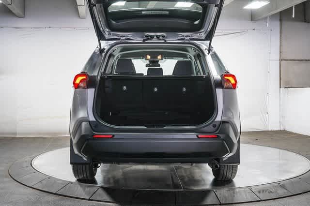 Thumbnail: 2021 Toyota RAV4 - 27