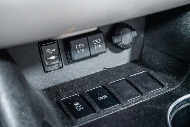 Thumbnail: 2019 Toyota Highlander - 23