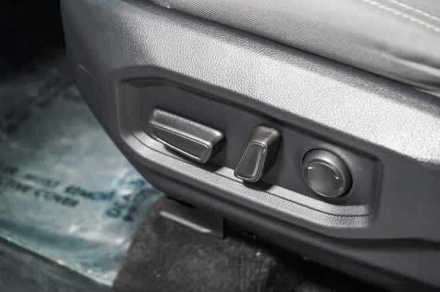 Thumbnail: 2025 Toyota Tundra - 19